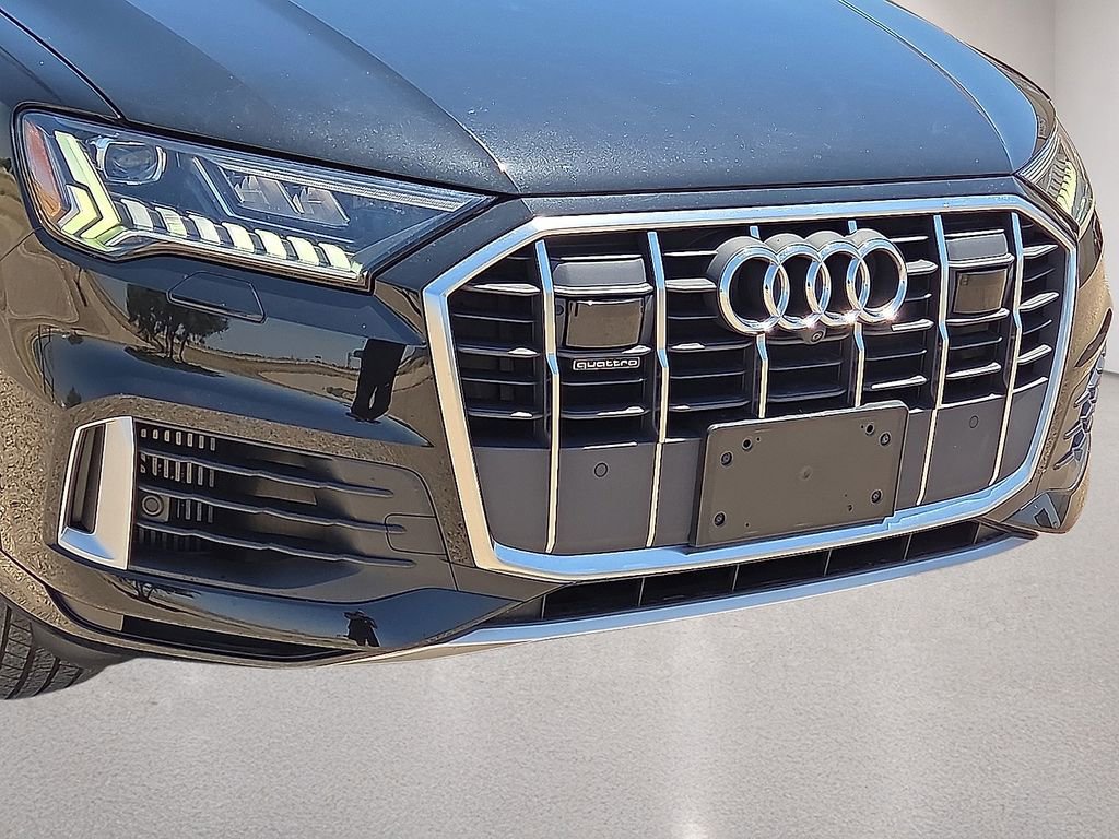 Used 2023 Audi Q7 3.0T Premium Plus w/ Premium Plus Package AWD/4WD image 9