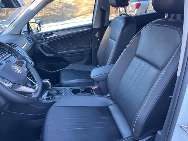 Used 2024 Volkswagen Tiguan SE image 8