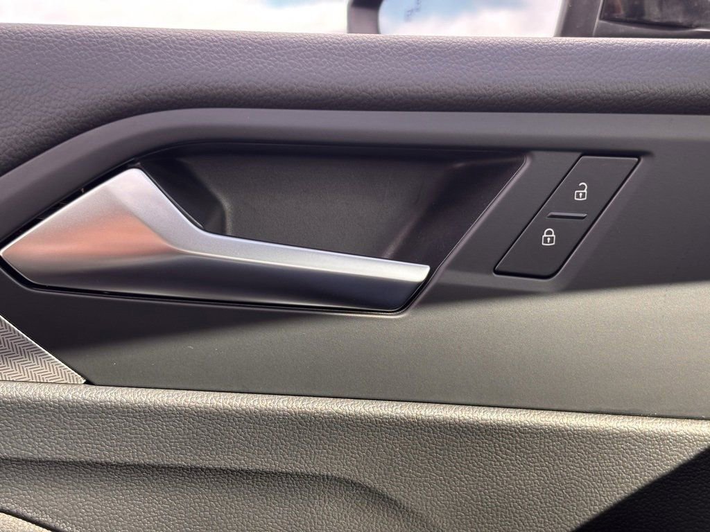 Used 2021 Volkswagen Jetta S w/ Driver Assistance Package image 12