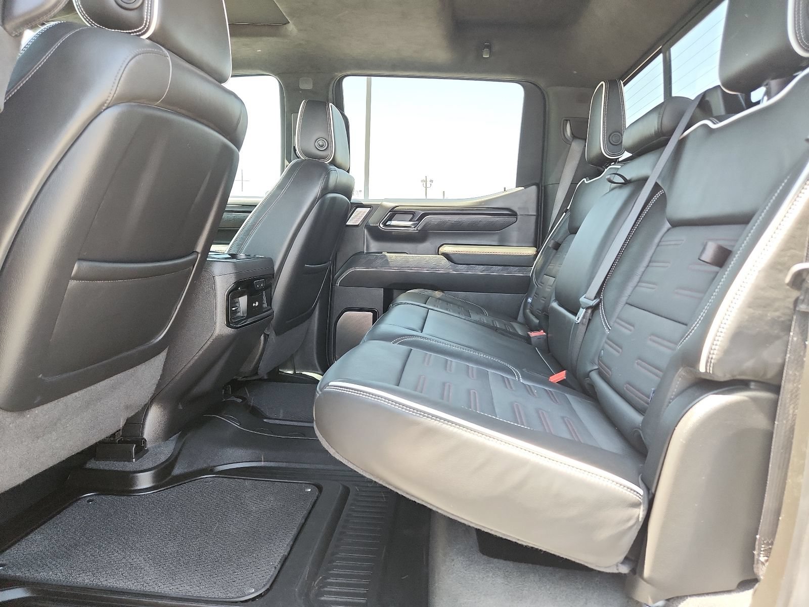 Used 2024 GMC Sierra 1500 AT4X AWD/4WD image 8