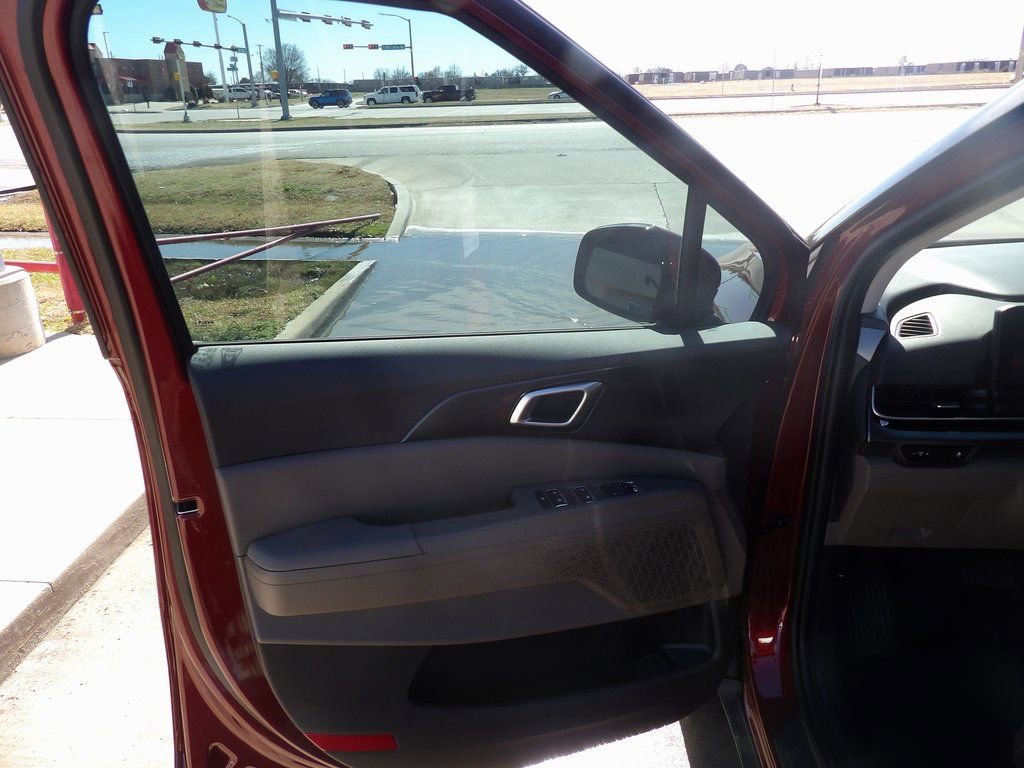 New 2026 Kia Carnival FWD image 10
