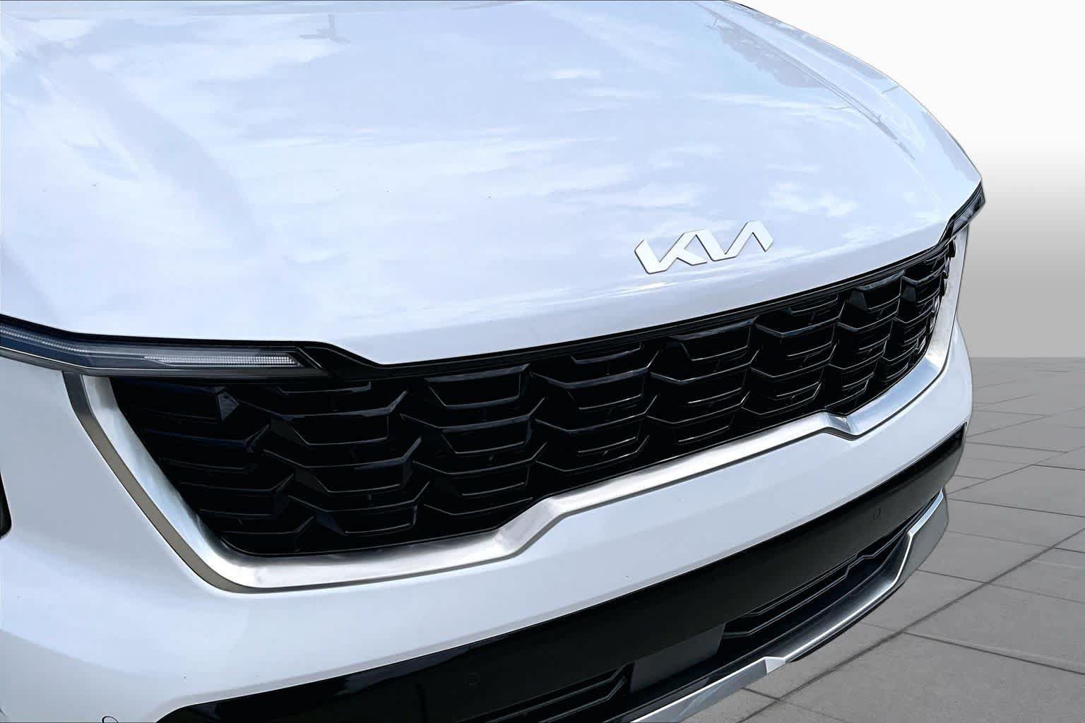 Certified 2024 Kia Sorento S FWD image 28