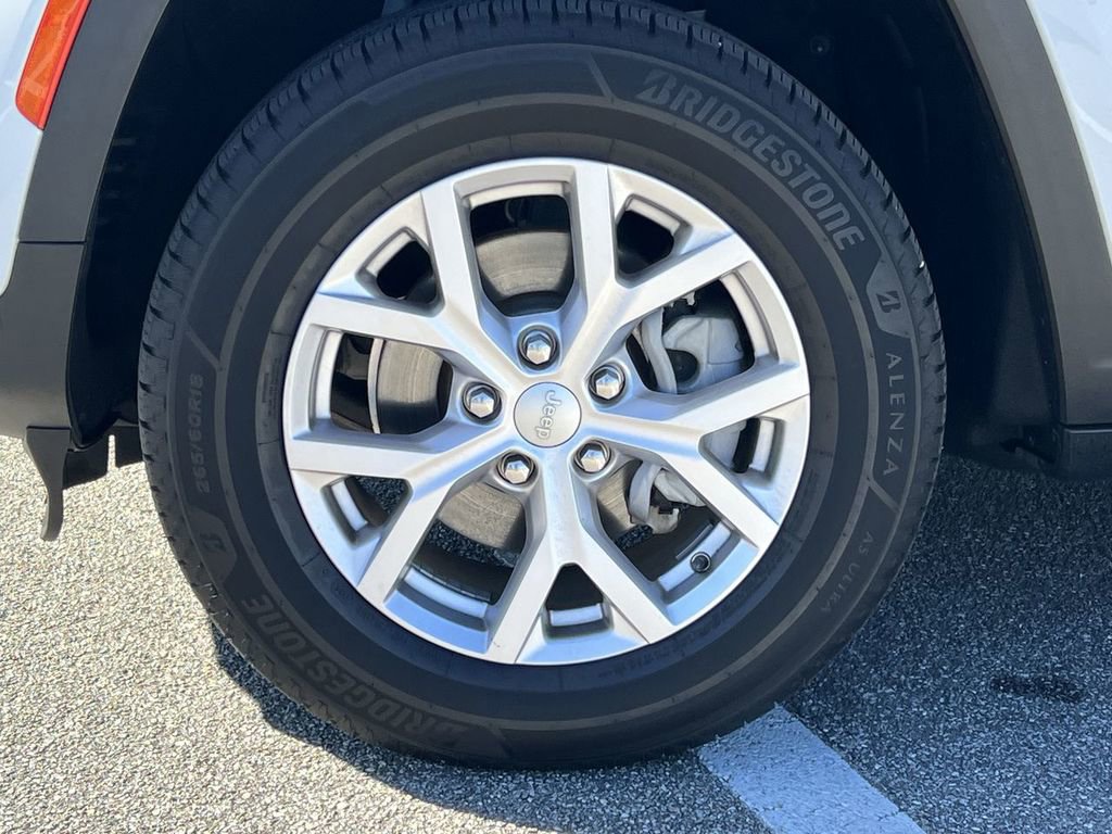 Used 2022 Jeep Grand Cherokee Limited w/ Luxury Tech Group II image 11