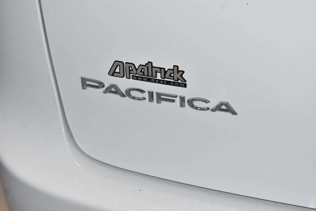 Used 2025 Chrysler Pacifica Select image 30