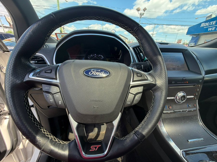 Used 2019 Ford Edge ST w/ Equipment Group 401A AWD/4WD image 11