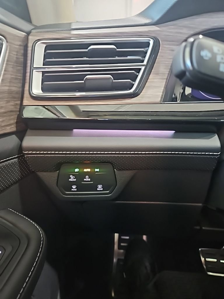 New 2026 Volkswagen Atlas SEL Premium R-Line image 39