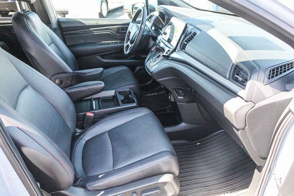 Used 2024 Honda Odyssey Sport image 8