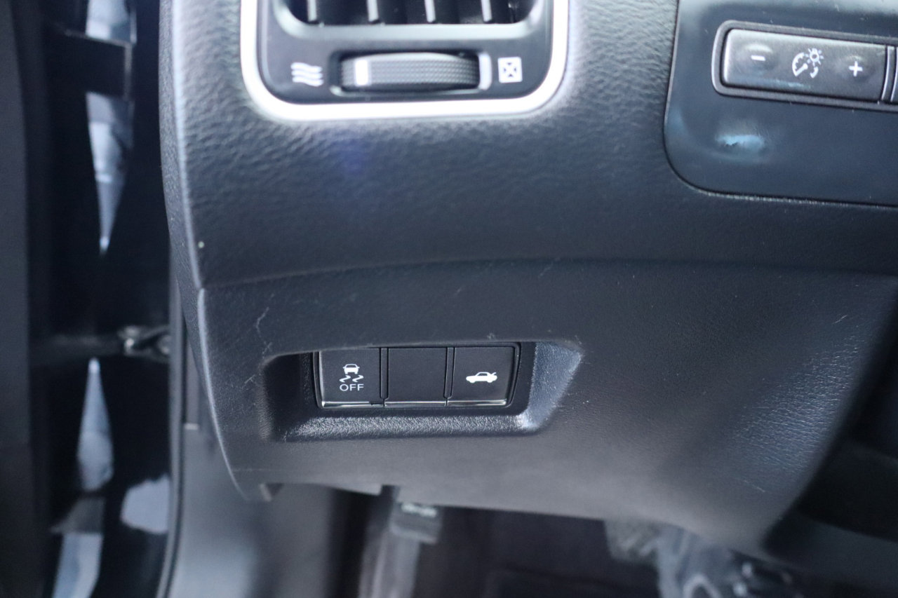 Used 2017 INFINITI Q60 3.0t w/ Premium Plus Package 3.0T image 27