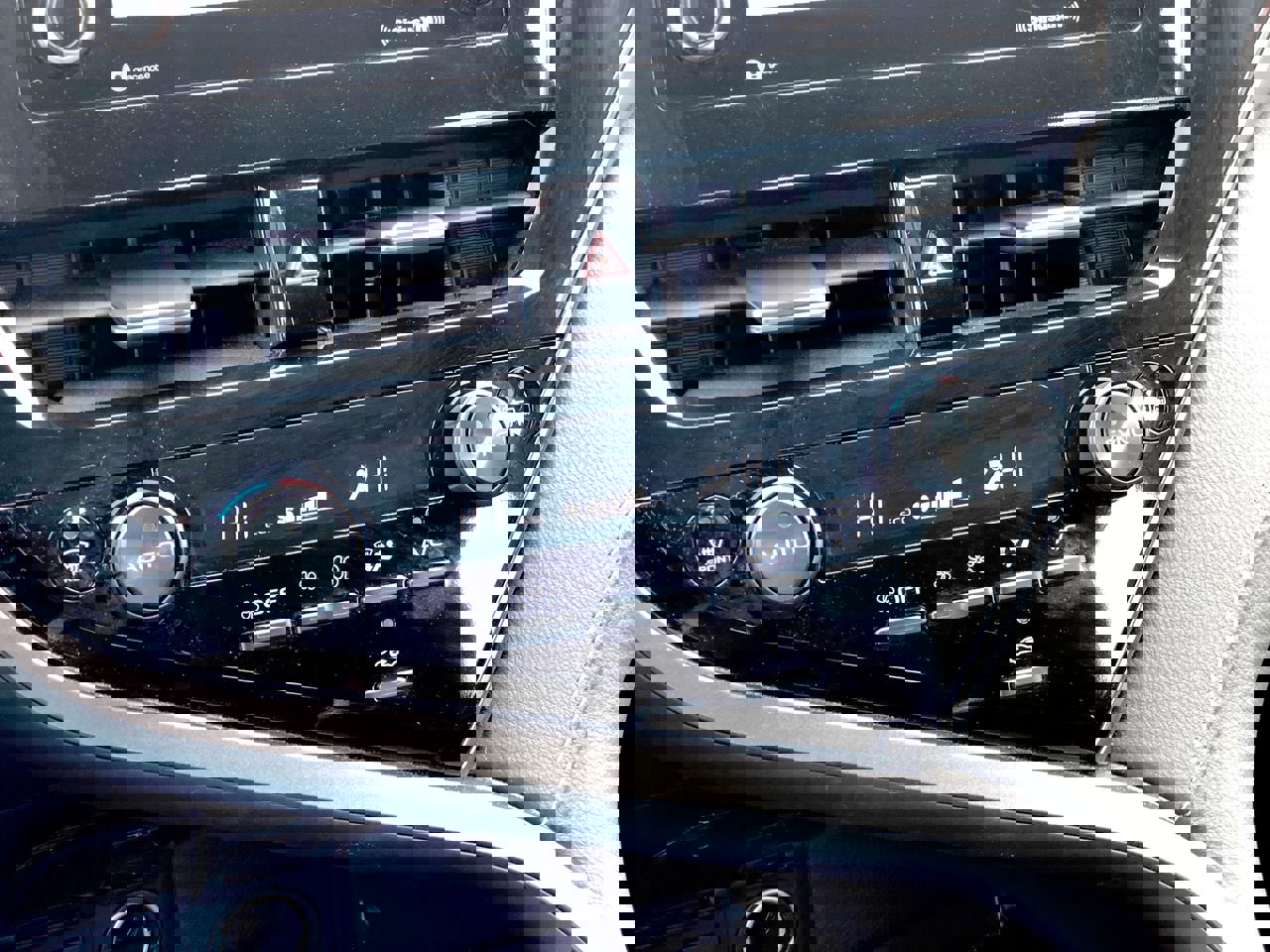 Used 2024 Toyota Camry SE image 21