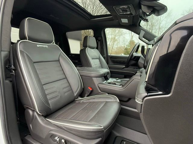 Used 2025 GMC Sierra 2500 AT4X image 22