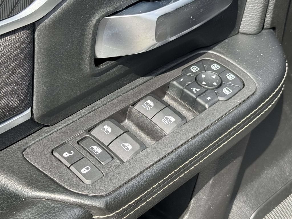 Used 2025 RAM 2500 Big Horn AWD/4WD image 27