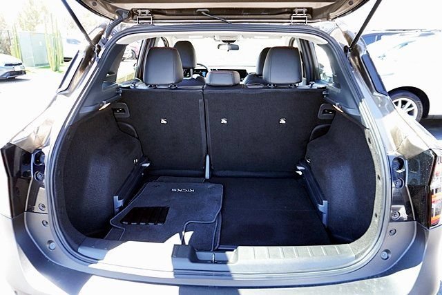 New 2026 Nissan Kicks SR w/ Cold Weather Package FWD image 19