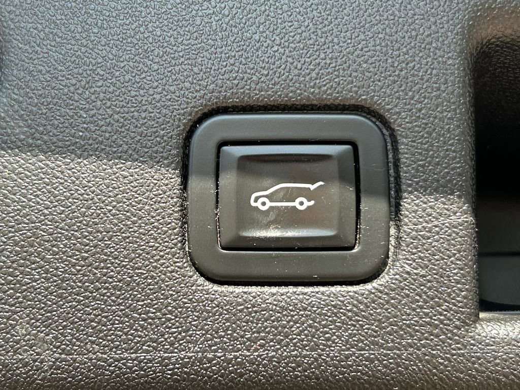 Used 2018 Chevrolet Equinox LT AWD/4WD image 32
