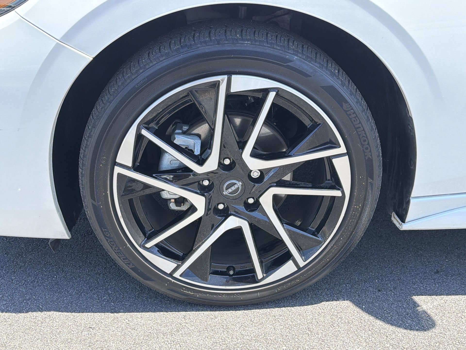 Used 2025 Nissan Sentra SR image 30