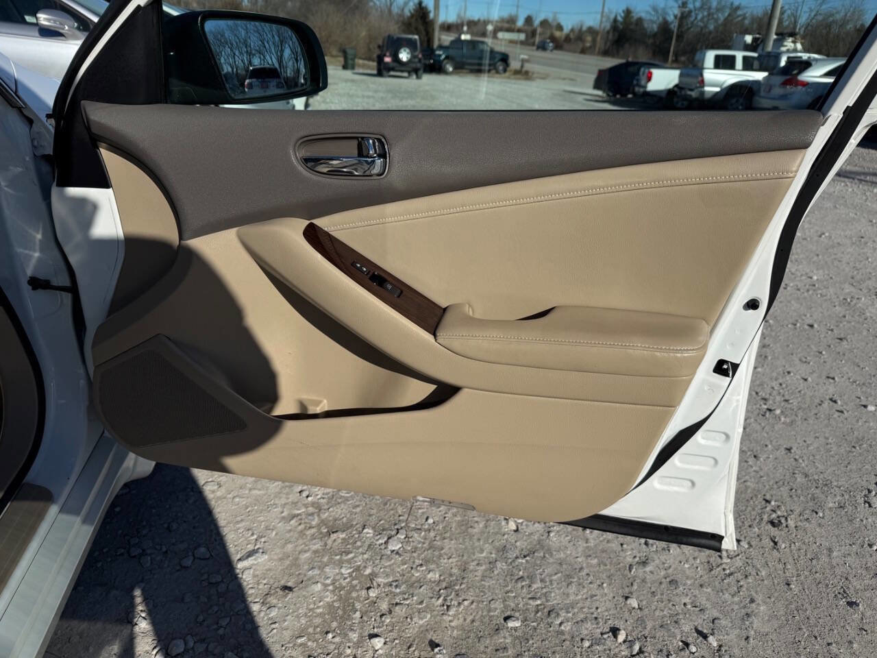 Used 2011 Nissan Altima 2.5 SL w/ 2.5SL Pkg image 14