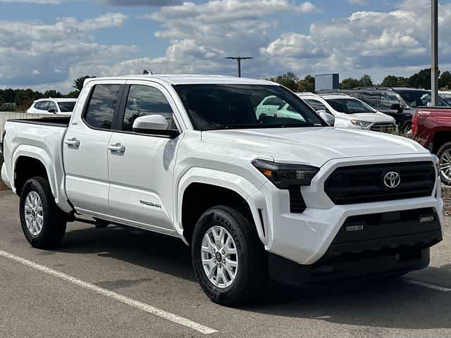 Used 2025 Toyota Tacoma SR5 RWD image 27
