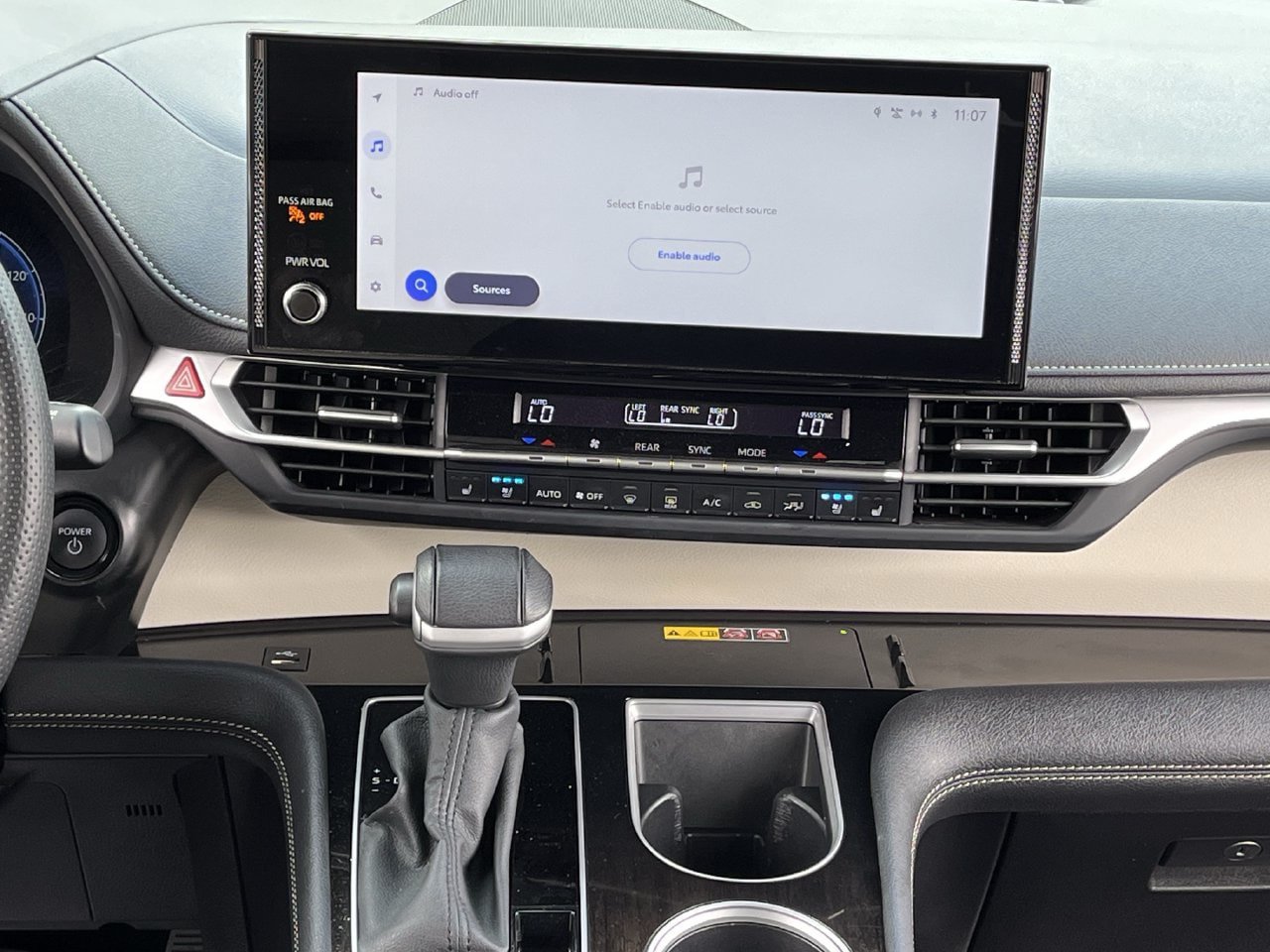 Used 2025 Toyota Sienna Platinum FWD image 15