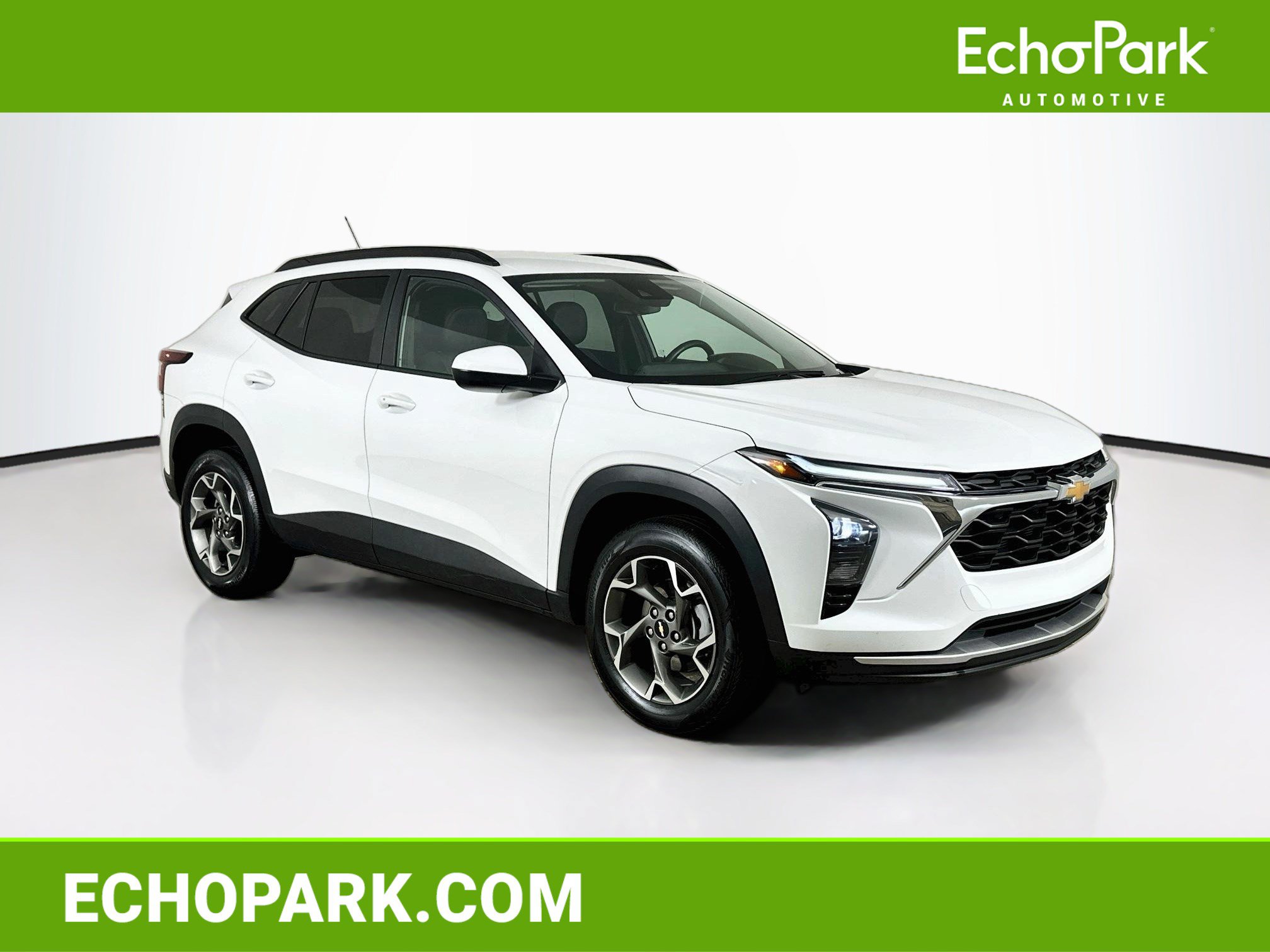 Used 2025 Chevrolet Trax LT w/ LT Convenience Package FWD image 1