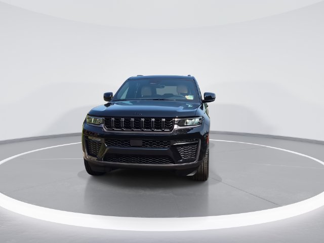 New 2026 Jeep Grand Cherokee Limited w/ Limited Altitude Package AWD/4WD image 3