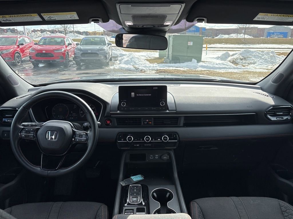 Used 2025 Honda Pilot Sport image 18