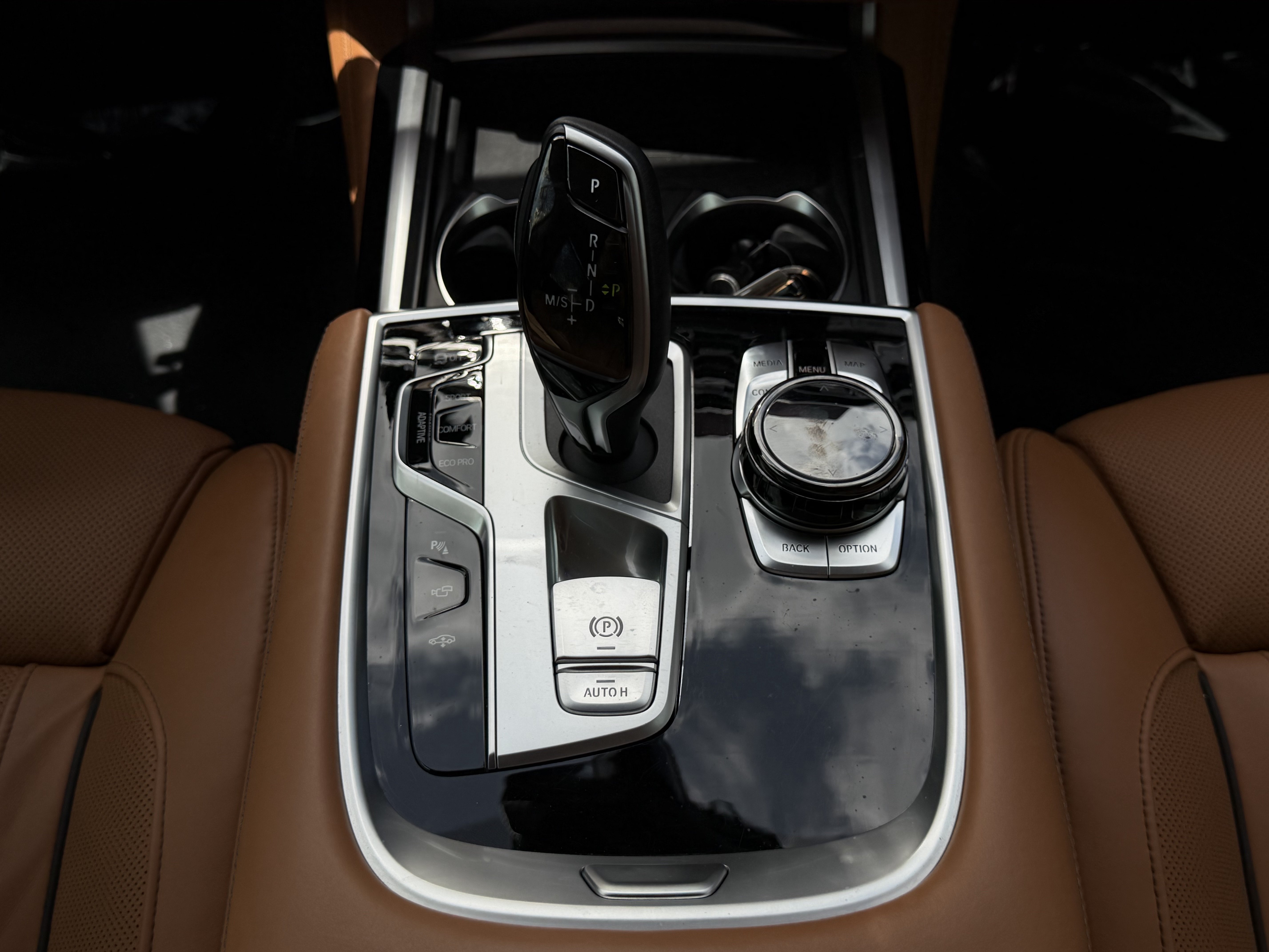 Used 2020 BMW 750i xDrive w/ Executive Package AWD/4WD image 38