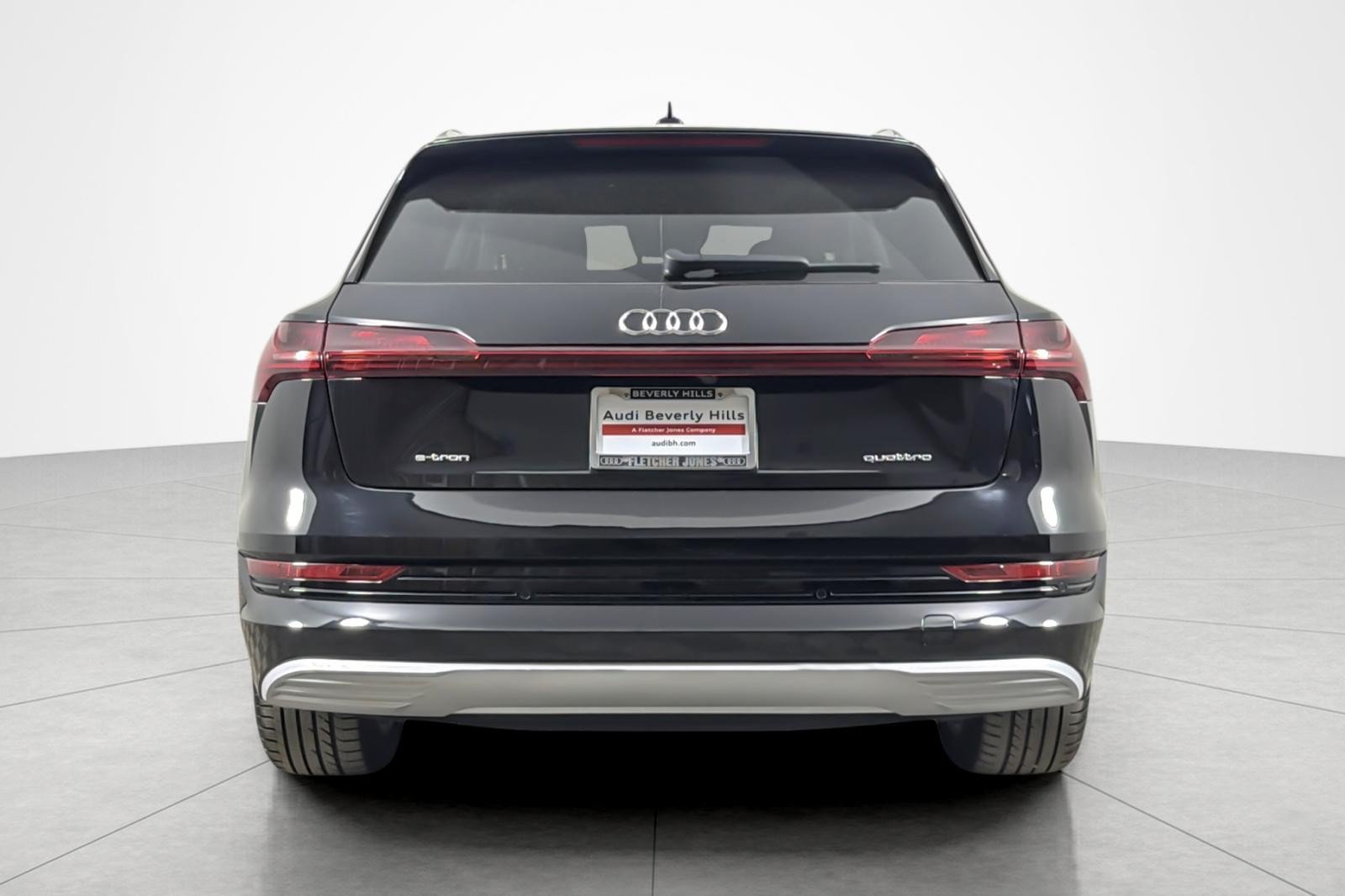 Used 2023 Audi e-tron Premium Plus w/ Premium Plus Package AWD/4WD image 4