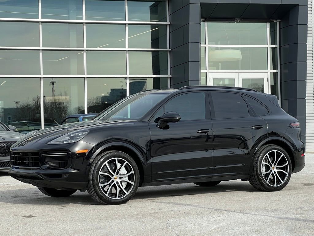 Used 2021 Porsche Cayenne Turbo image 10