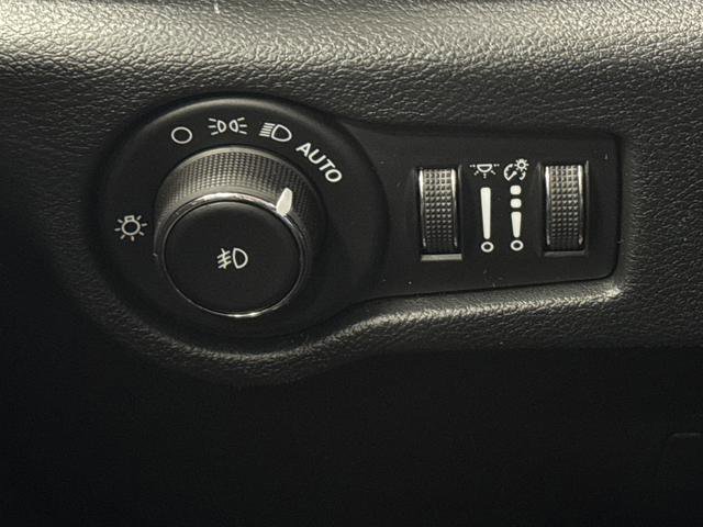 New 2026 Chrysler Pacifica Select image 25