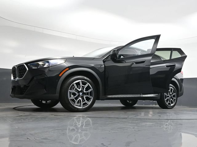 Used 2025 BMW X2 xDrive28i w/ Technology Package AWD/4WD image 42