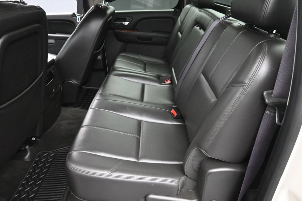 Used 2011 Chevrolet Silverado 1500 LTZ w/ LTZ White Diamond Edition AWD/4WD image 11