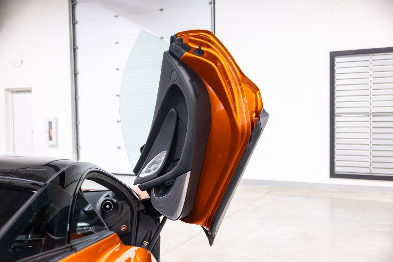 Used 2023 McLaren GT RWD image 26