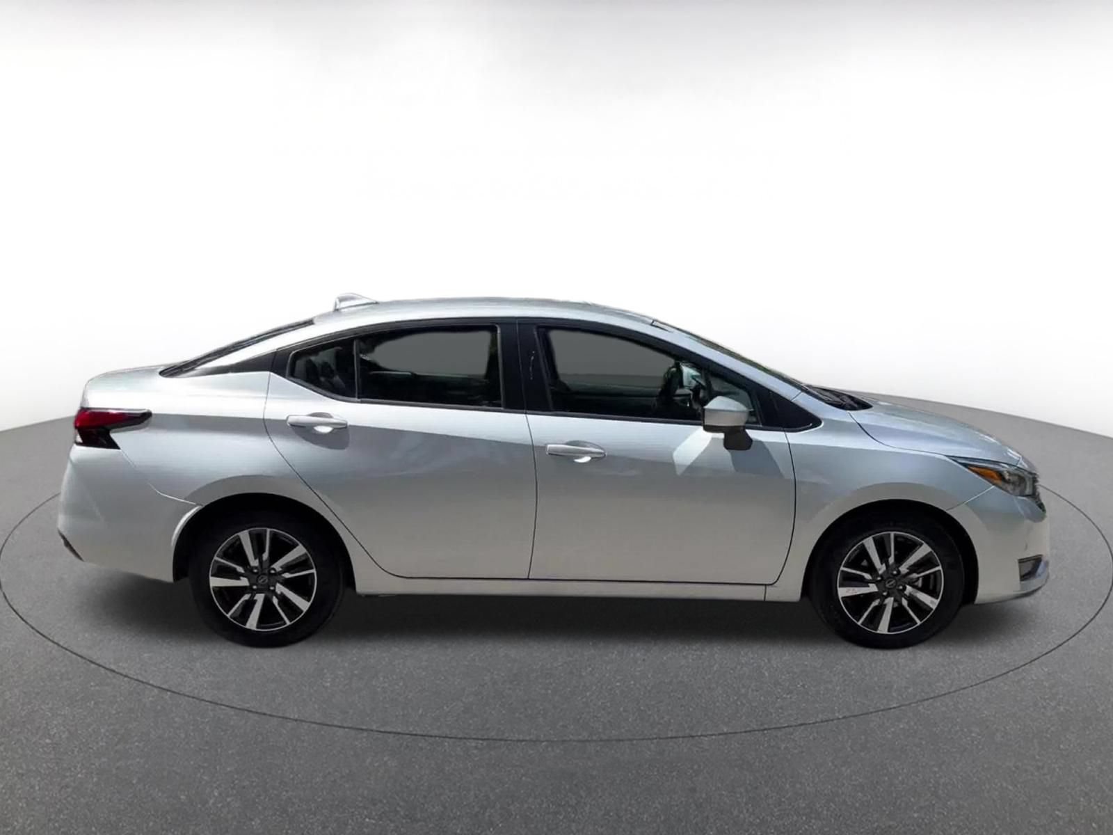 Used 2025 Nissan Versa SV FWD image 15