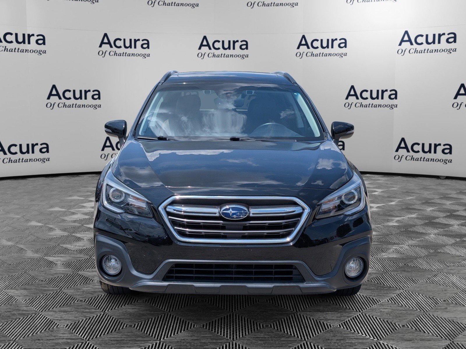 Used 2019 Subaru Outback 2.5i Touring AWD/4WD image 3