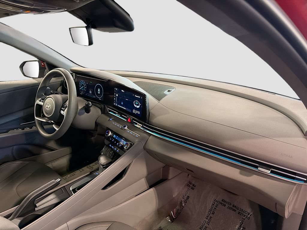 Used 2024 Hyundai Elantra SEL FWD image 32