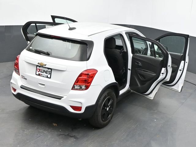 Used 2020 Chevrolet Trax LS FWD image 44