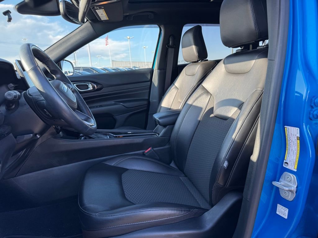 Used 2022 Jeep Compass Altitude w/ Sun and Sound Group image 10