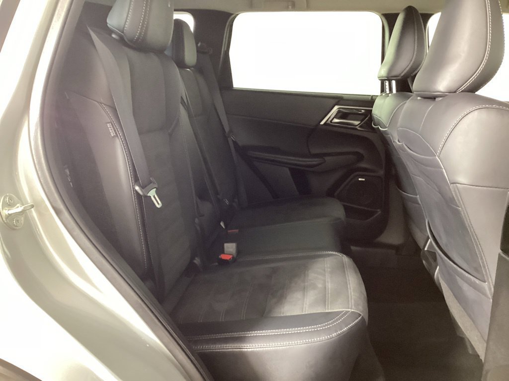 Used 2025 Mitsubishi Outlander SE AWD/4WD image 27