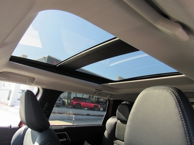 New 2025 Mitsubishi Outlander SE FWD image 16