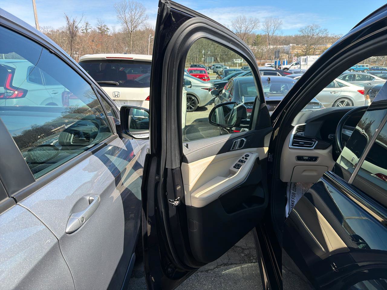 Used 2022 BMW X5 xDrive40i w/ M Sport Package AWD/4WD image 10