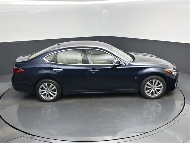 Used 2017 INFINITI Q70 3.7 image 52