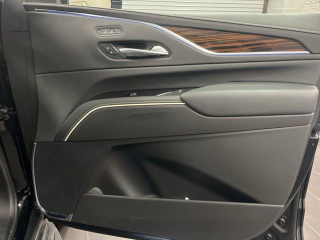 Certified 2024 Cadillac Escalade ESV Luxury image 11