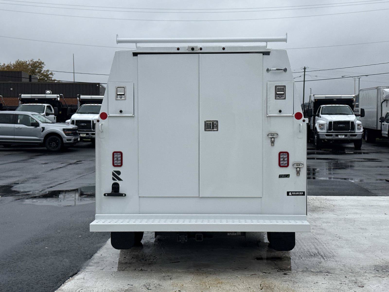 New 2027 Ford E-350 and Econoline 350 Super Duty w/ Power Equipment Group RWD image 4
