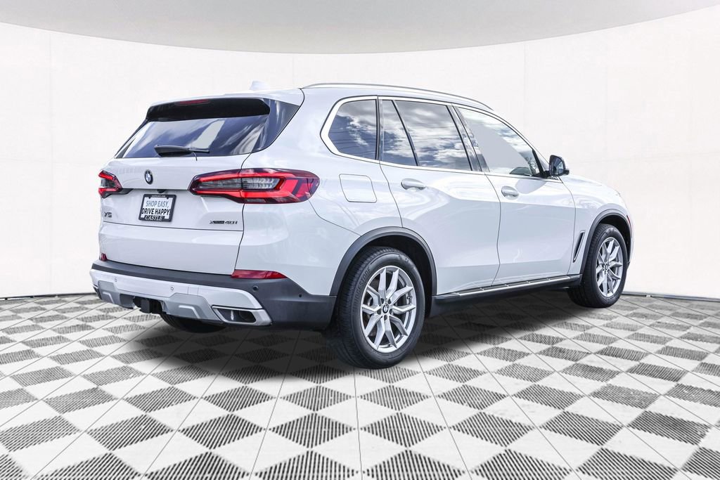 Used 2022 BMW X5 xDrive40i w/ Parking Assistance Package AWD/4WD image 14
