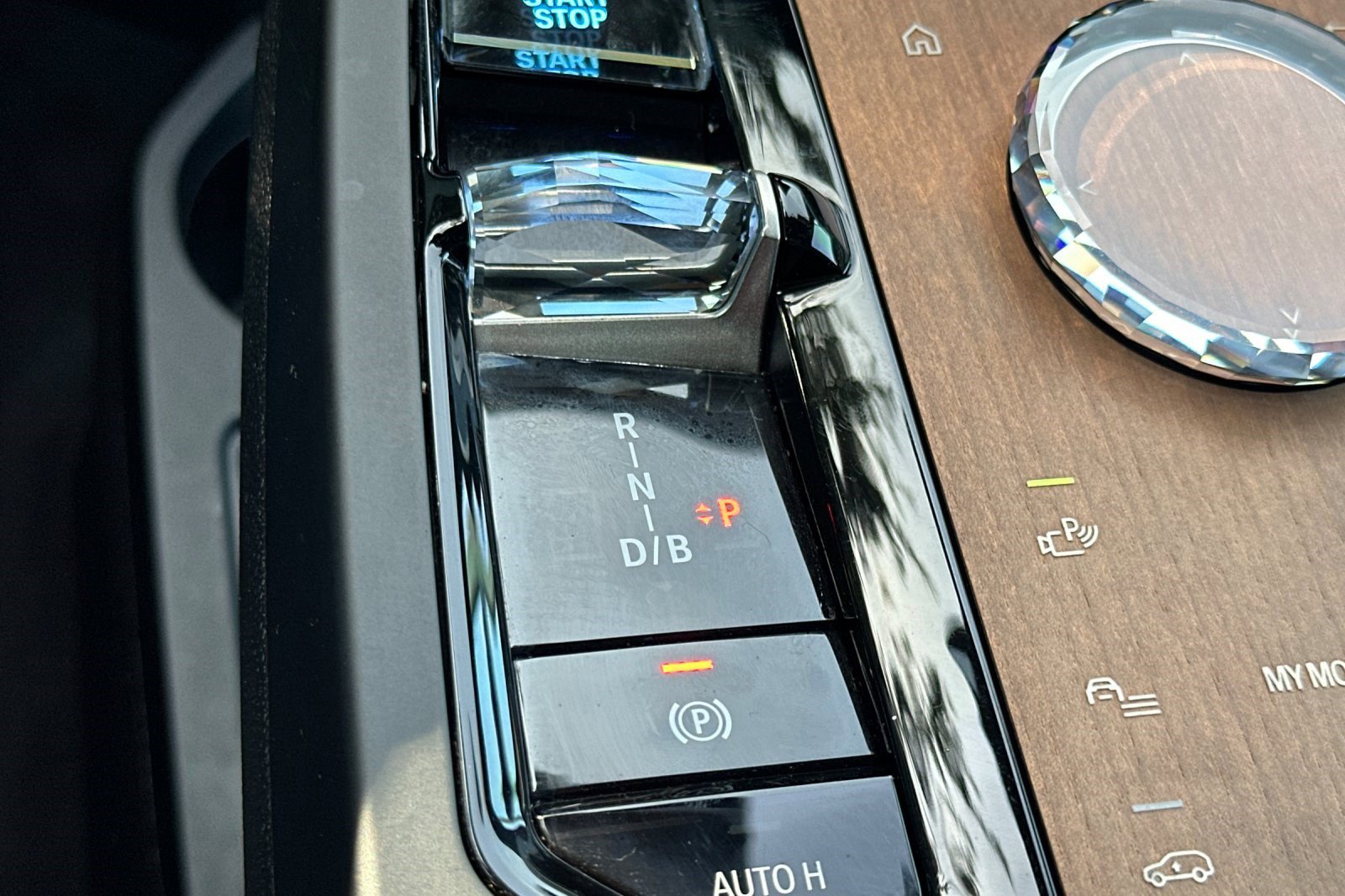 Used 2023 BMW iX xDrive50 w/ Premium Package image 29