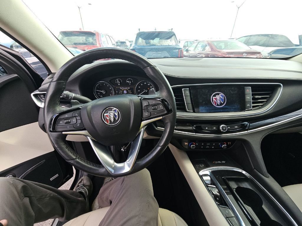 Used 2023 Buick Enclave Essence w/ Experience Buick Package FWD image 5