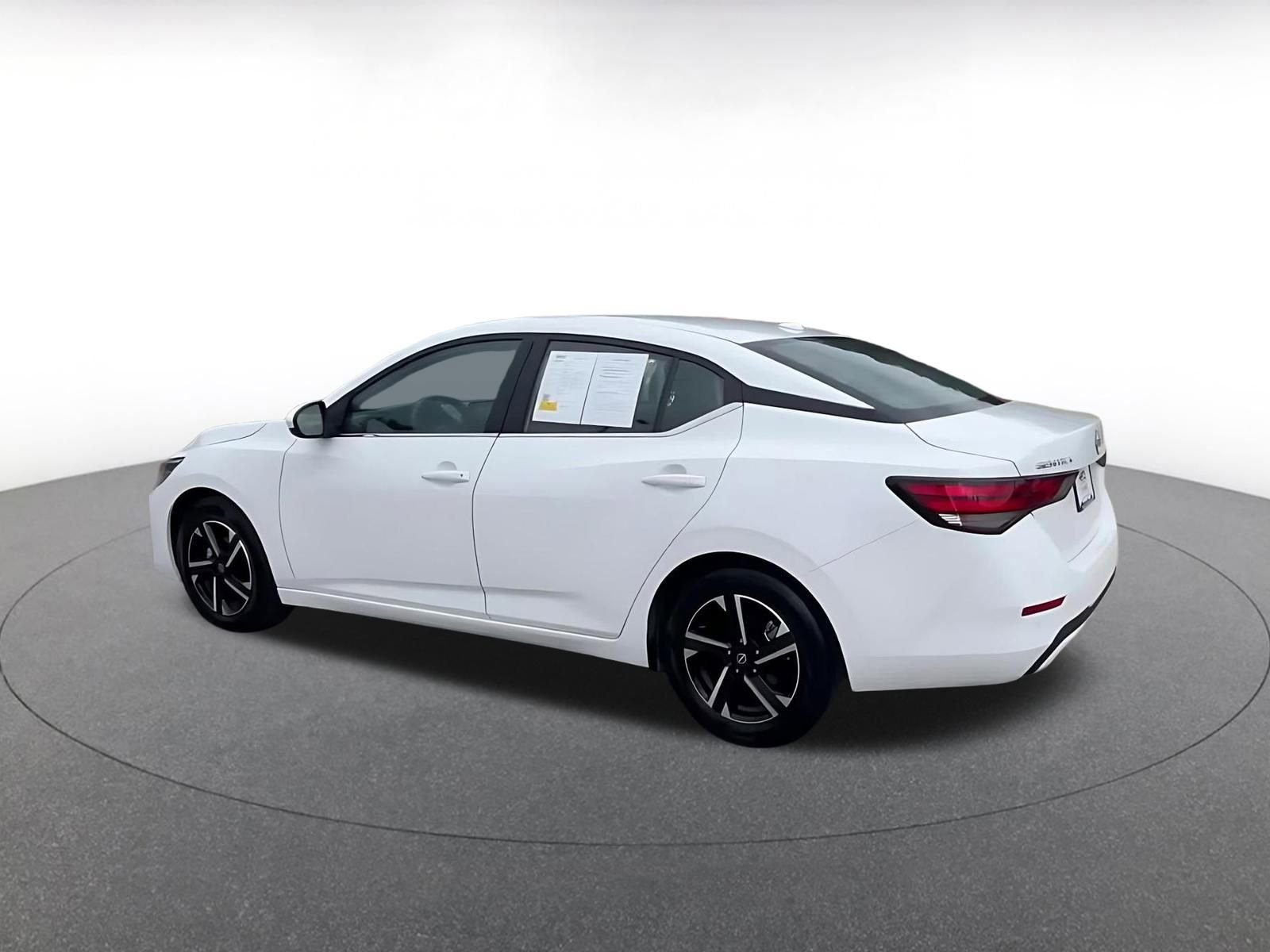 Used 2025 Nissan Sentra SV image 10