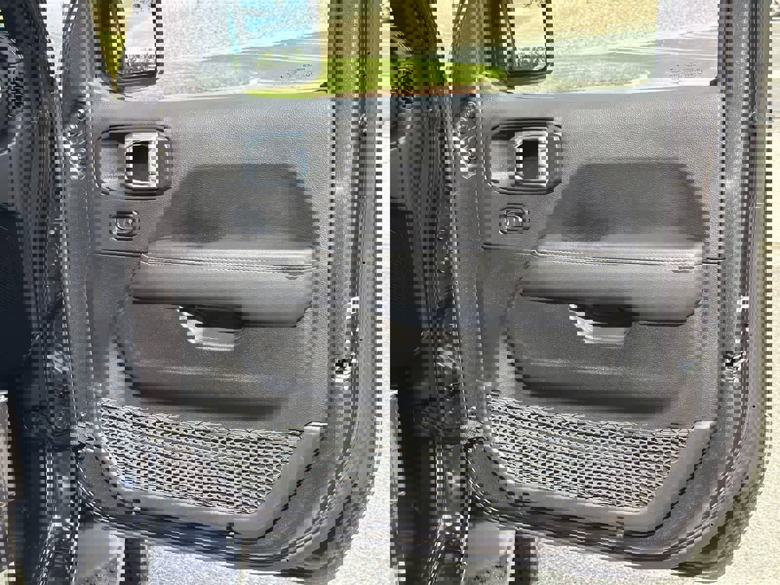 Used 2022 Jeep Wrangler Unlimited Sahara w/ Cold Weather Group image 31