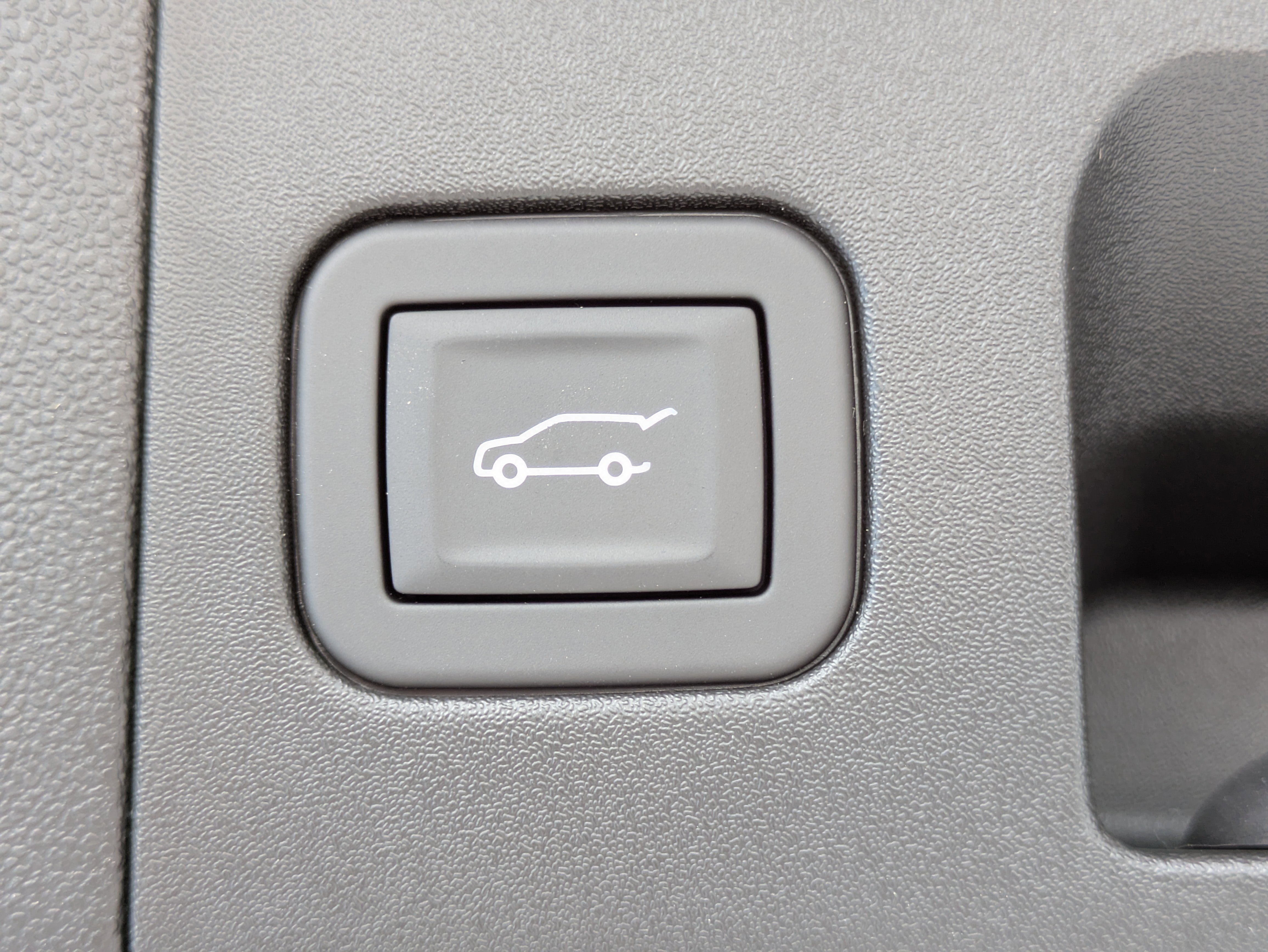 New 2025 Cadillac XT5 Premium Luxury w/ Technology Package FWD image 8