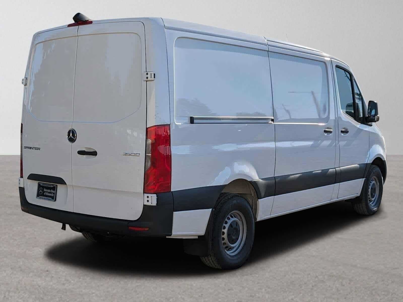 Used 2024 Mercedes-Benz Sprinter 3500 image 3