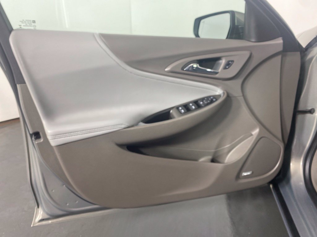 Used 2017 Chevrolet Malibu Hybrid w/ Leather Package FWD image 23
